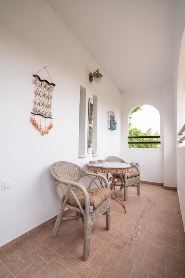 Just Near The Beach! Vintage Big Lovely House 卡莱维斯 外观 照片